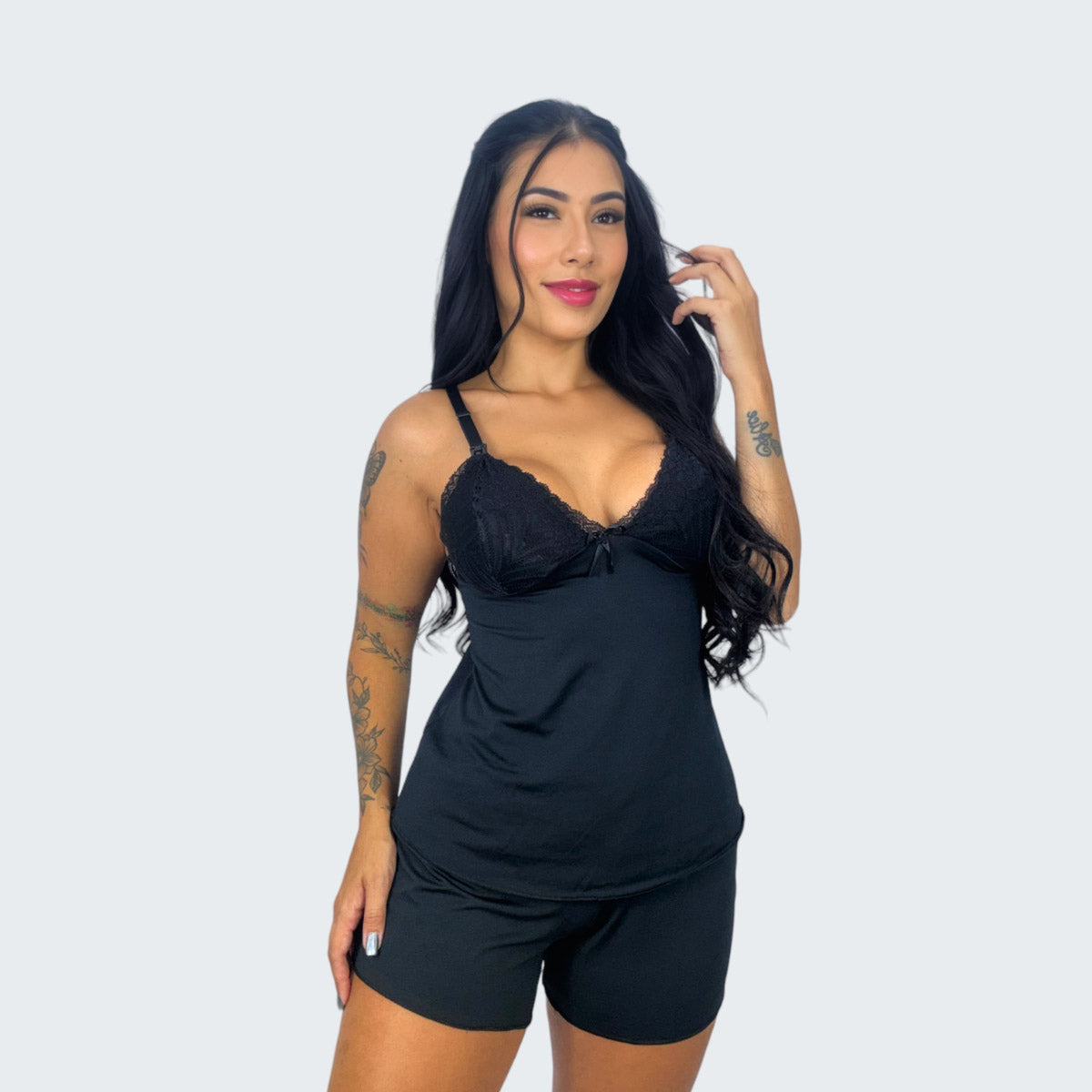 Short Doll Amamentação Detalhe em Renda em preto, vista frontal.