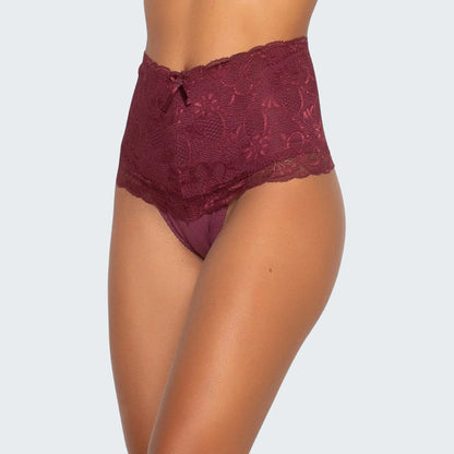 Calcinha Cintura Alta Modeladora Pós Parto em Renda e Cotton em vinho cores escuras, vista frontal.