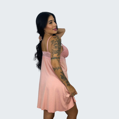 Camisola Amamentação sem Bojo com Renda em rosa, vista traseira.