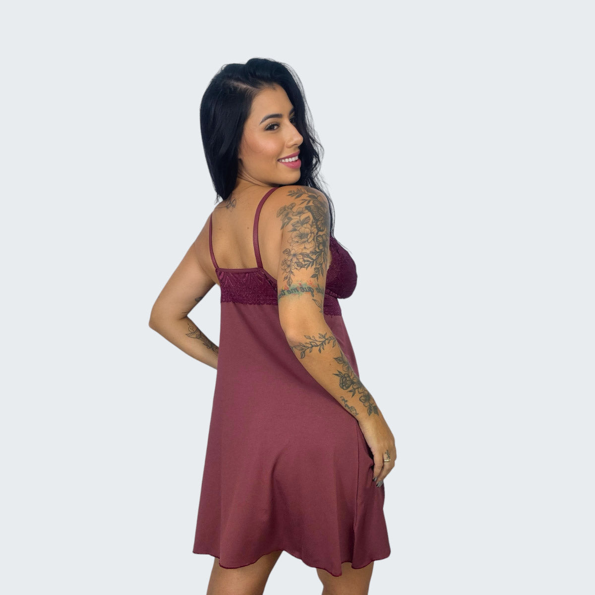 Camisola Amamentação sem Bojo com Renda em vinho, vista traseira.