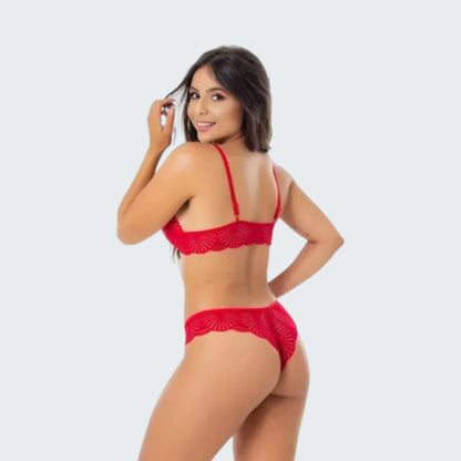 Conjunto Lingerie Renda Calcinha e Sutiã Sensual em vermelho, vista traseira.