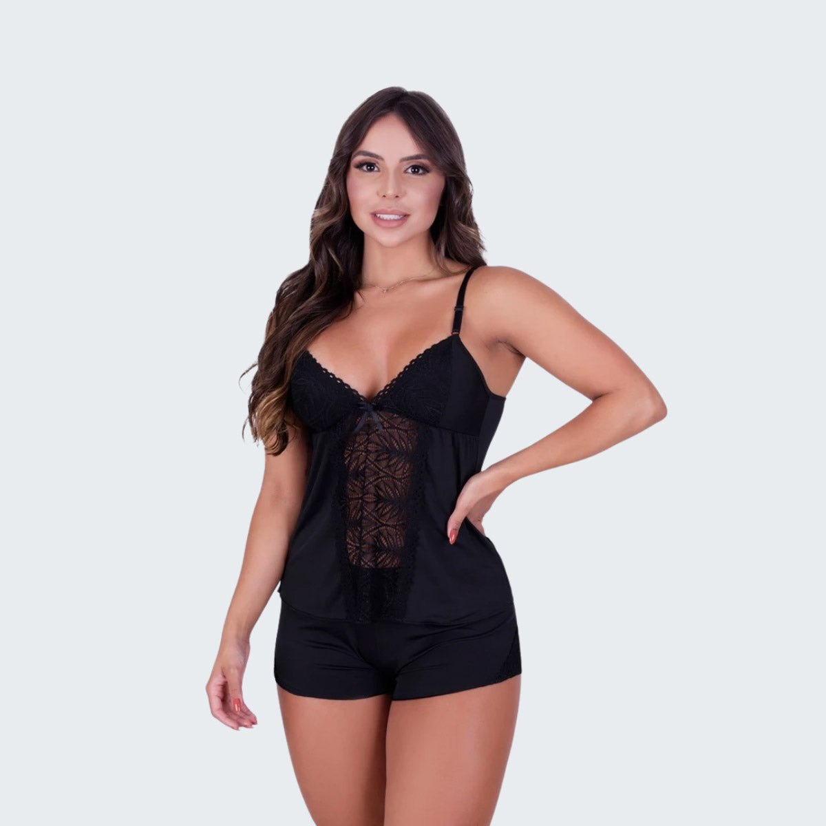 Short Doll Valeria com Detalhes em Renda em preto, vista frontal.